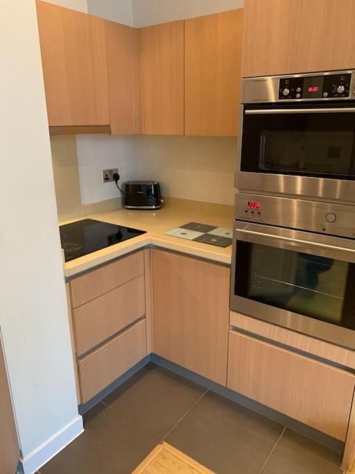 Stunning 2 Bed Flat! Centrally Located In London, Uk! Bagian luar foto