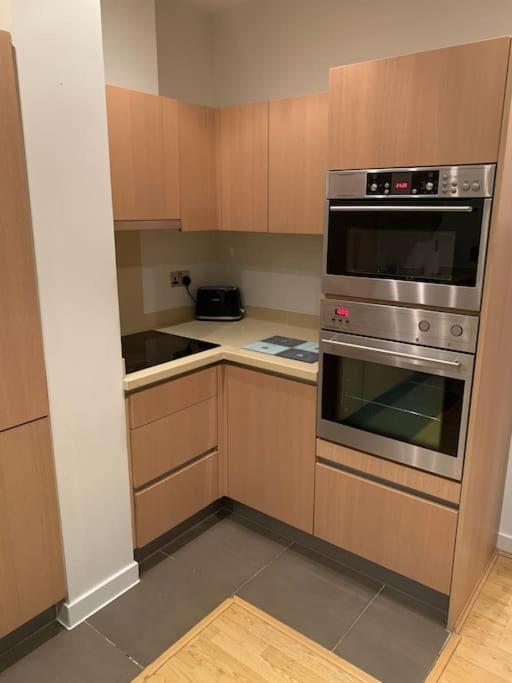 Stunning 2 Bed Flat! Centrally Located In London, Uk! Bagian luar foto