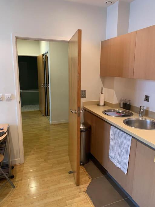 Stunning 2 Bed Flat! Centrally Located In London, Uk! Bagian luar foto