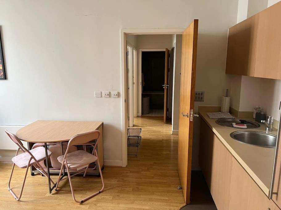 Stunning 2 Bed Flat! Centrally Located In London, Uk! Bagian luar foto