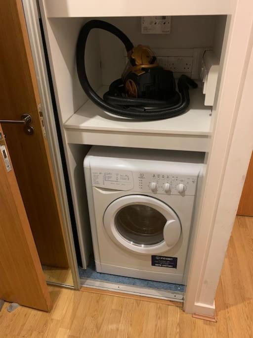 Stunning 2 Bed Flat! Centrally Located In London, Uk! Bagian luar foto