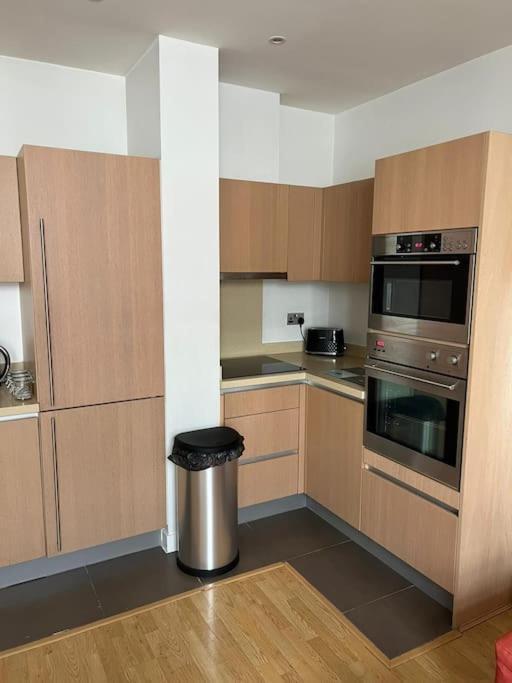 Stunning 2 Bed Flat! Centrally Located In London, Uk! Bagian luar foto