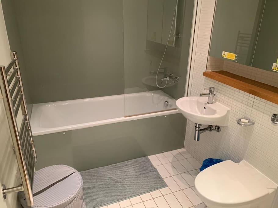 Stunning 2 Bed Flat! Centrally Located In London, Uk! Bagian luar foto